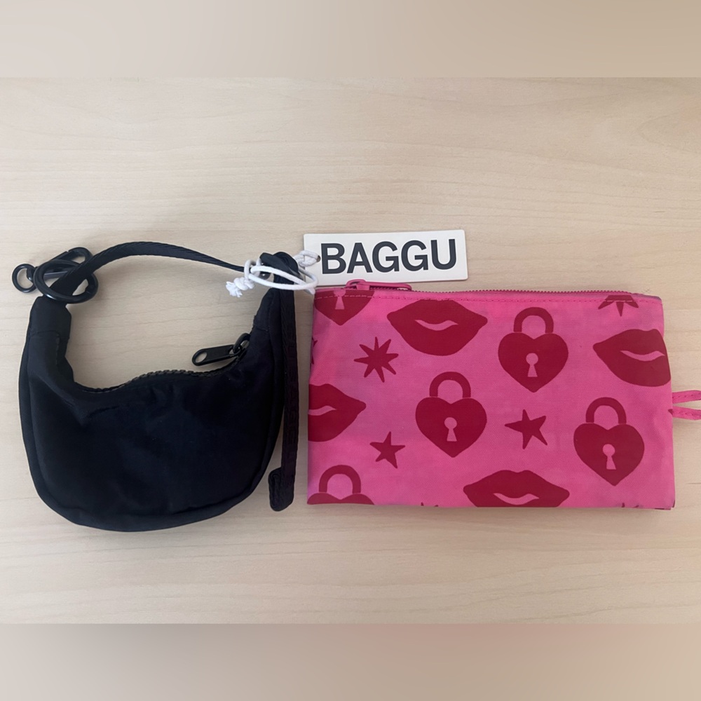 Baggu Small Go Pouch & Crescent Bag Charm